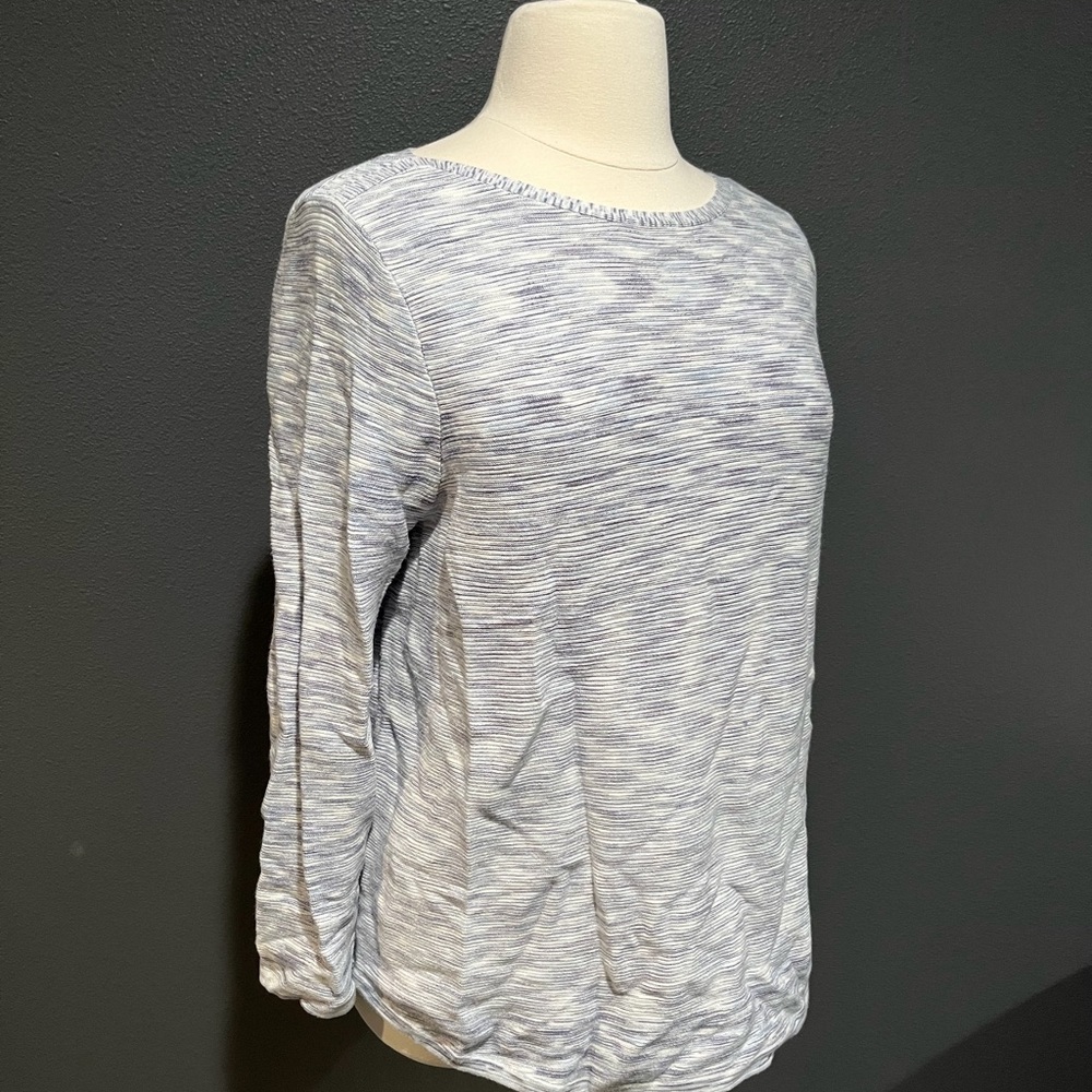 Shades of gray and blue Chicos sweater size 3